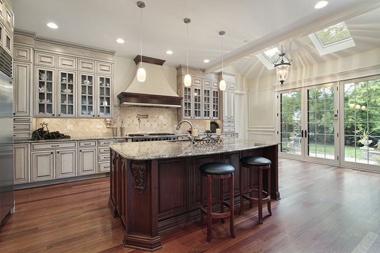 White Luxury Kitchen with broad cooking area